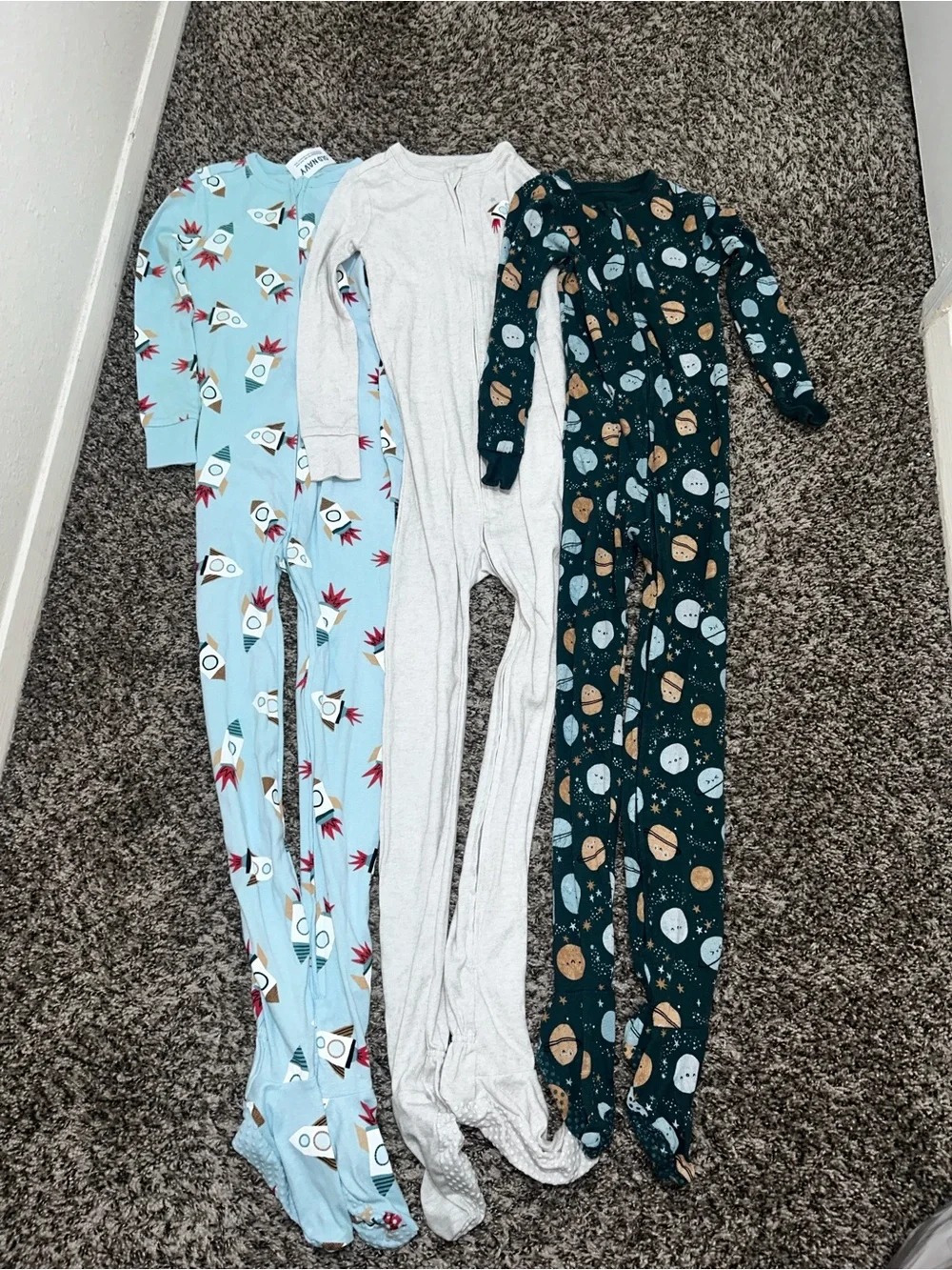 Lot of 3 Old Navy Boy’s Space Rocket Footed pajamas Size 6T